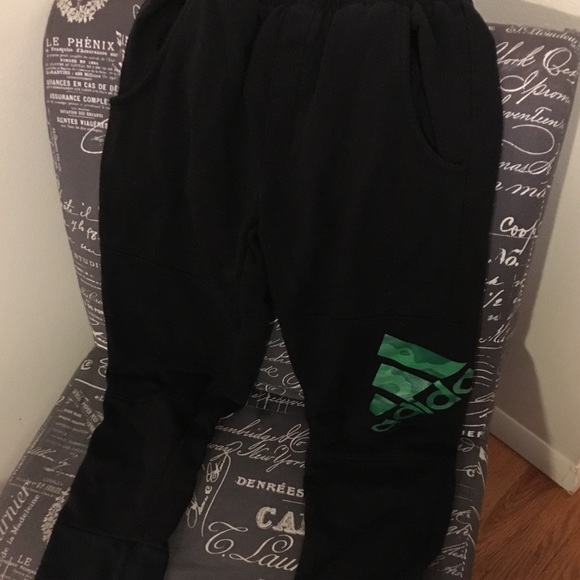 Adidas boys 10/12 size green and black sweatpants - Picture 3 of 5